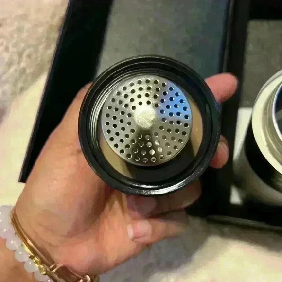 White luxury stainless steel Tumbler/cup, brand new in box - Picture 5 of 8